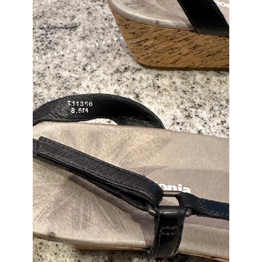 Patagonia Black Leather Wedge Sandals Strappy Thong Adjustable Women's Size 8.5 - Picture 3 of 8